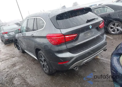 2018 BMW X1 xDrive28I z USA, uszkodzony, nr VIN WBXHT3Z37J4A66716